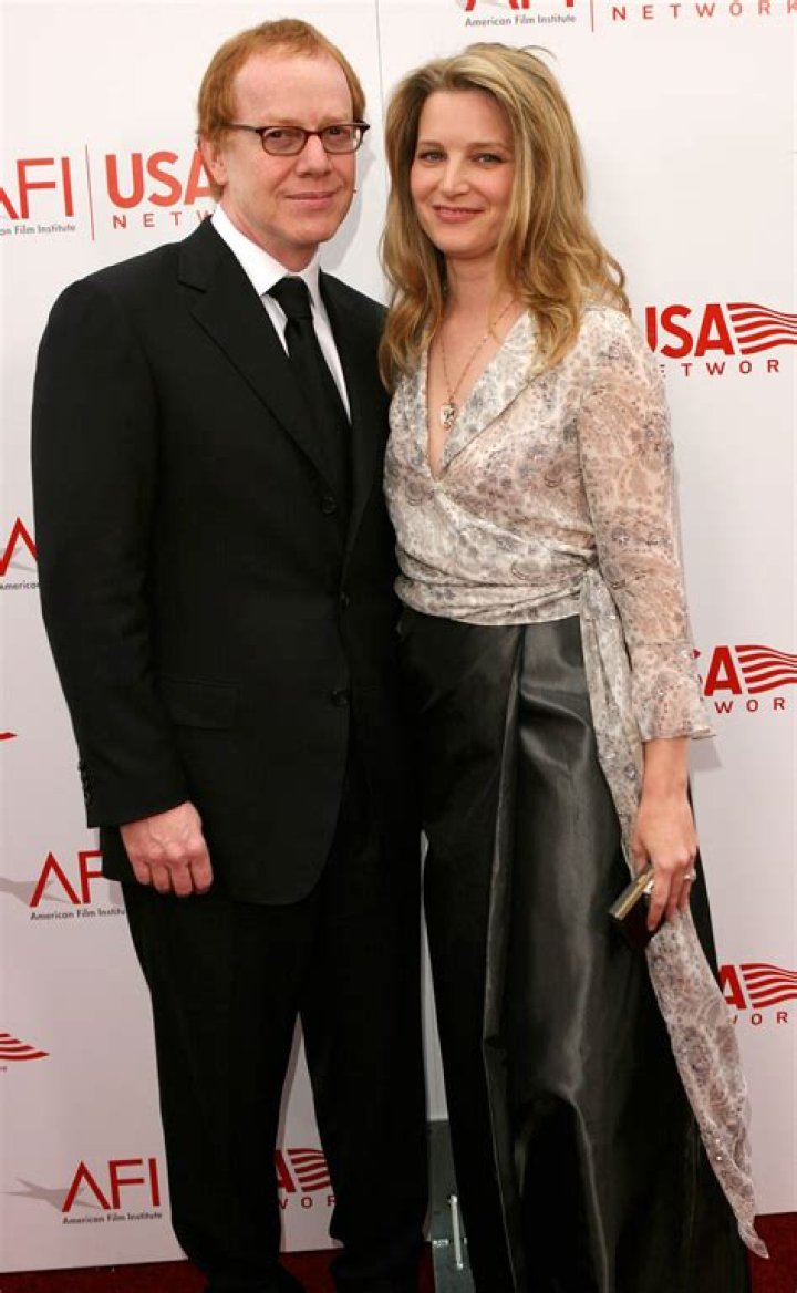 A Deep Dive Into Bridget Fonda's Relationships