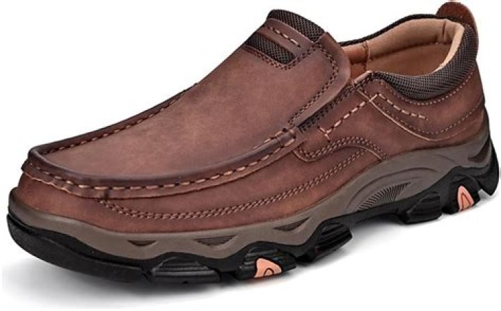 Discover The Comfort Of DeSantis Shoes For Everyday Walking