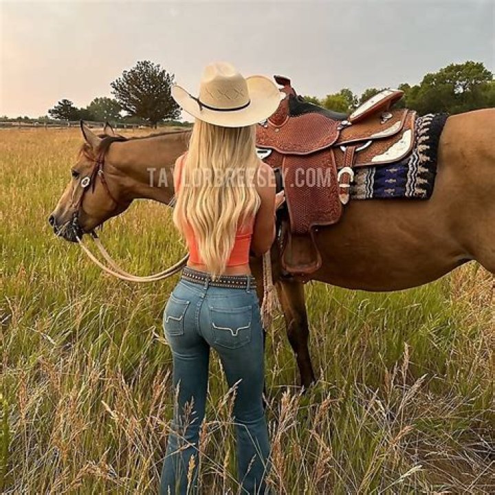 Unlock The Enchanting Beauty: Taylor Breesey's Nude Revelations