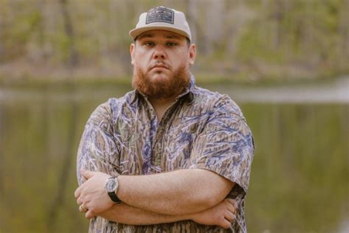 When Did Luke Combs' Father Pass Away?